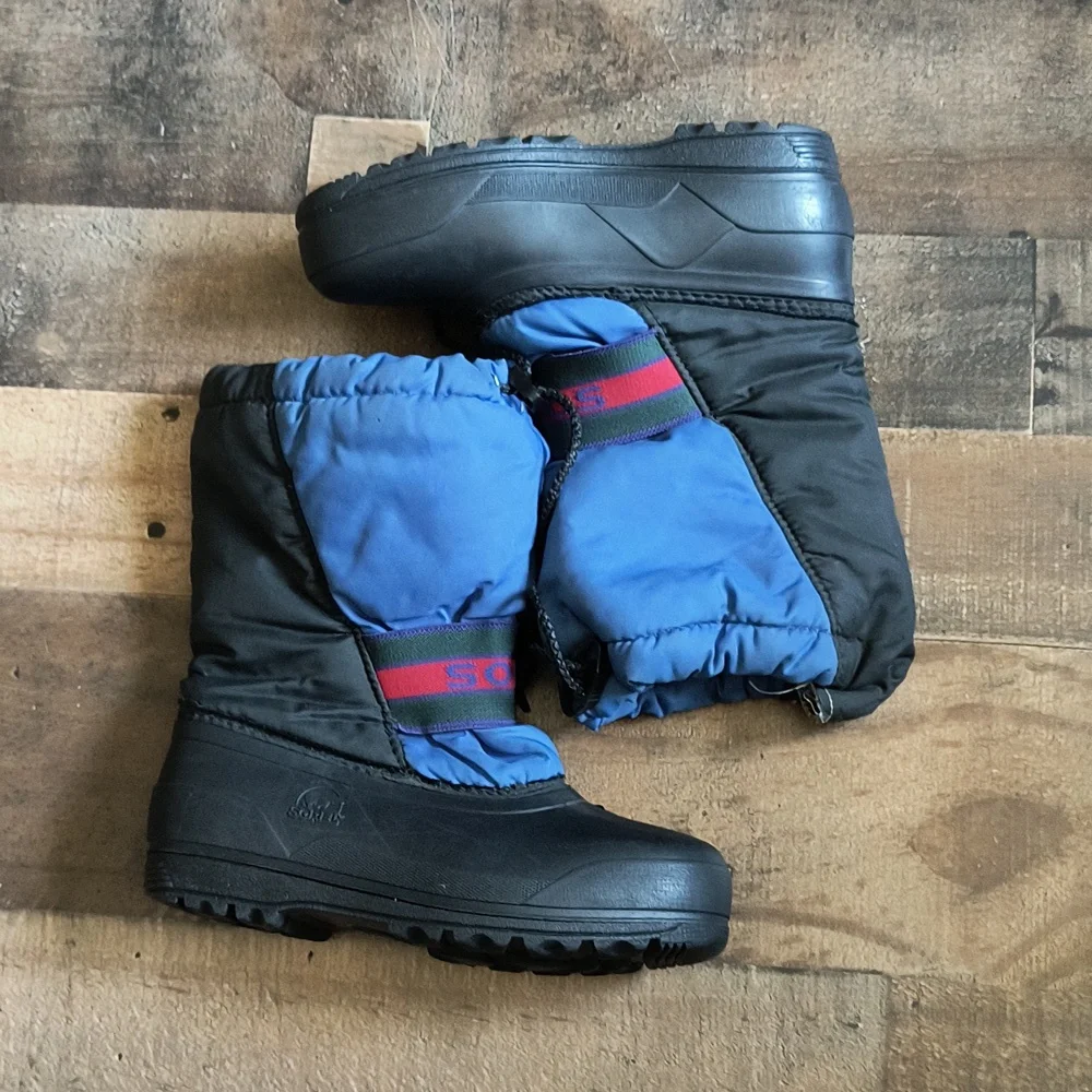 Sorel Chariot Blue Black Insulated Winter Snow Boots Sz 2 Kids